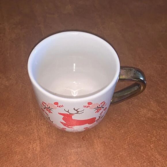 Threshold White Stoneware Mug With Red Deer & Gold Handle - Picture 3 of 7